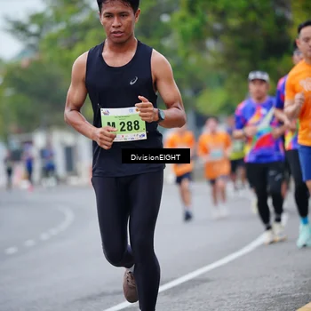 Runner Photo 8483073