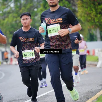 Runner Photo 8483243