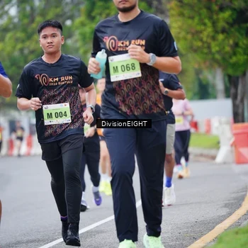 Runner Photo 8483247