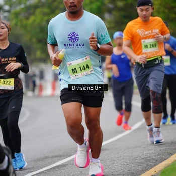 Runner Photo 8483359