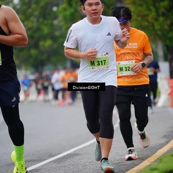 Runner Photo 8483665