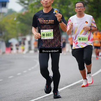 Runner Photo 8483676