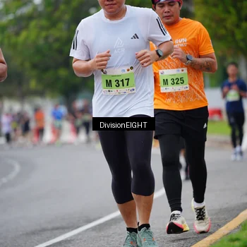 Runner Photo 8483740