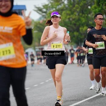 Runner Photo 8484242