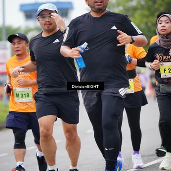 Runner Photo 8484417
