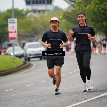 Runner Photo 8484942
