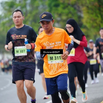 Runner Photo 8486154