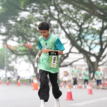 Runner Photo 8487003