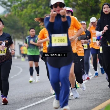 Runner Photo 8487009