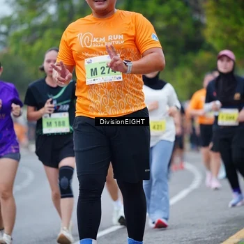 Runner Photo 8487100