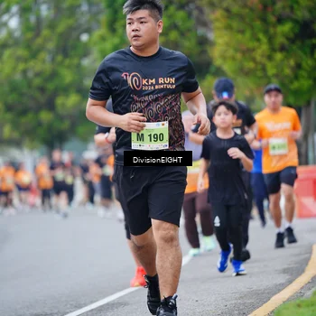 Runner Photo 8487498