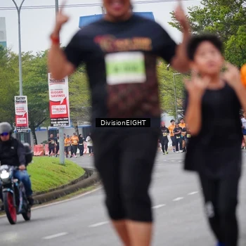 Runner Photo 8487704