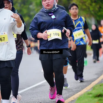 Runner Photo 8488672