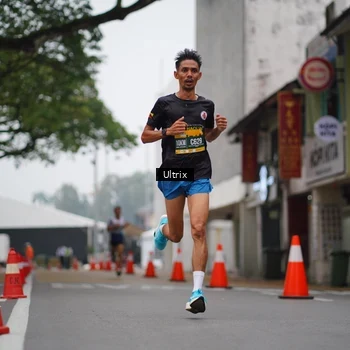 Runner Photo 8490057