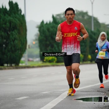 Runner Photo 8492658