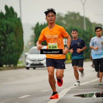 Runner Photo 8493354