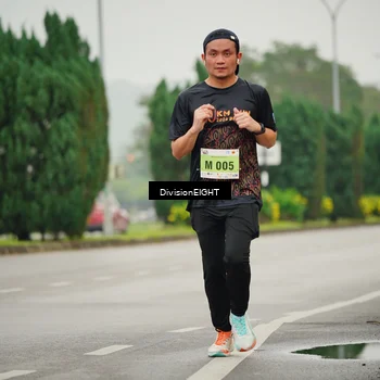 Runner Photo 8493771