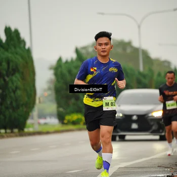 Runner Photo 8494203
