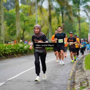 Runner Photo 8494302
