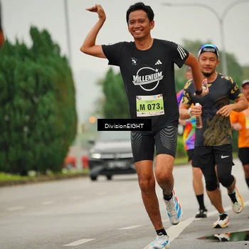 Runner Photo 8494423
