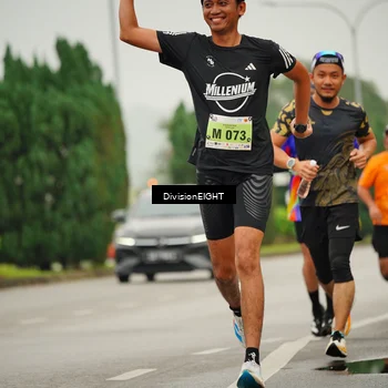 Runner Photo 8494451
