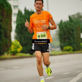 Runner Photo 8494681