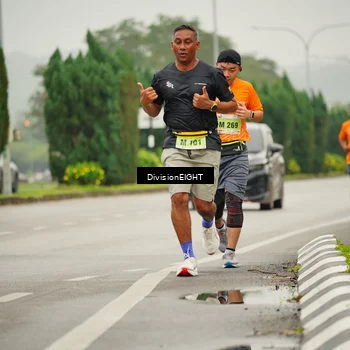 Runner Photo 8494711
