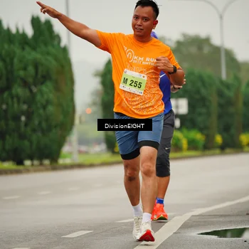 Runner Photo 8494751