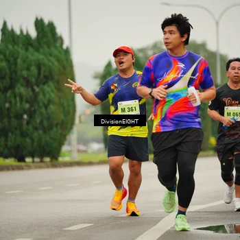 Runner Photo 8495172