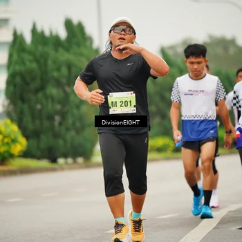 Runner Photo 8495795