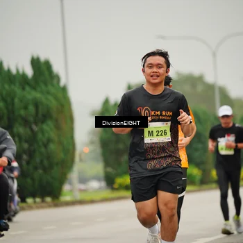 Runner Photo 8497673