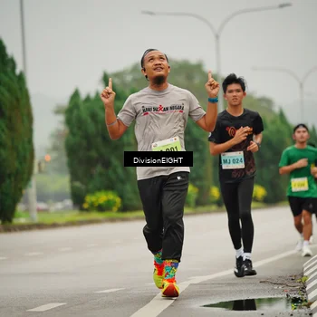 Runner Photo 8497691