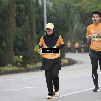 Runner Photo 8498011