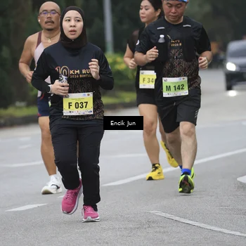 Runner Photo 8499011