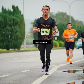 Runner Photo 8499212