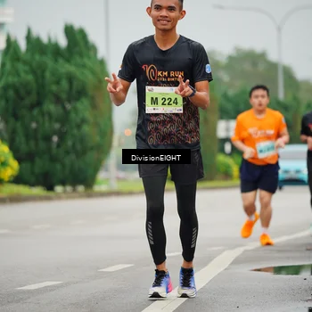 Runner Photo 8499221