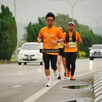 Runner Photo 8499359