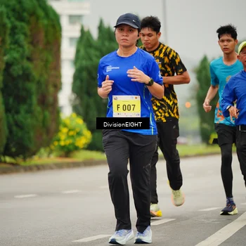 Runner Photo 8500002