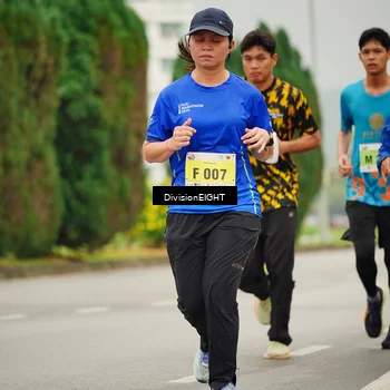 Runner Photo 8500033