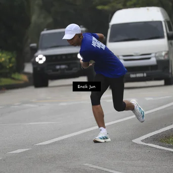 Runner Photo 8502026