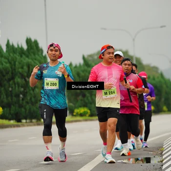 Runner Photo 8502568