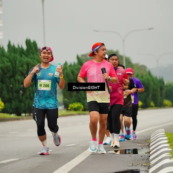 Runner Photo 8502642