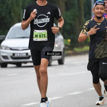Runner Photo 8502897