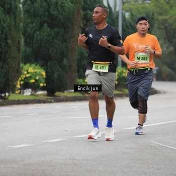 Runner Photo 8502949