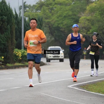 Runner Photo 8502974
