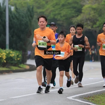 Runner Photo 8503019