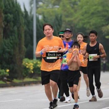 Runner Photo 8503024