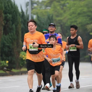 Runner Photo 8503035