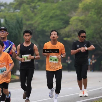 Runner Photo 8503041