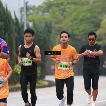 Runner Photo 8503045